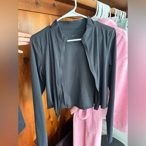 Nike Black Cropped Zip-Up Jacket Size Small